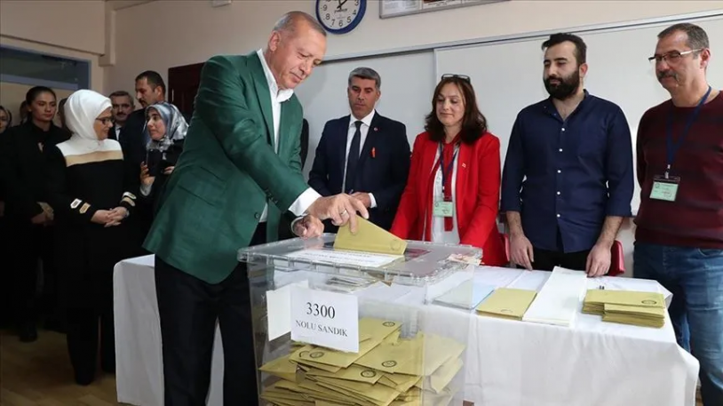 Yöneylem Araştırma'nın son anketinde AKP'ye soğuk duş: 'Erdoğan'a asla oy vermem' diyenlerin oranı fırladı!