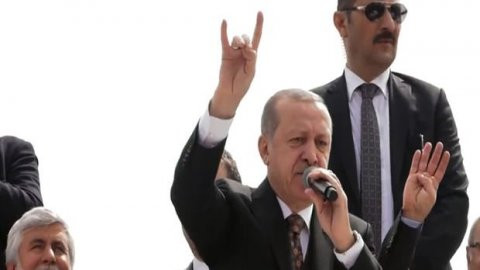 Erdoğan'dan Afrin sloganına Bozkurt işaretli yanıt