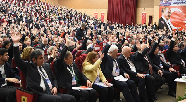 CHP tüzüğünde ilk çizik! O madde kabul edilmedi