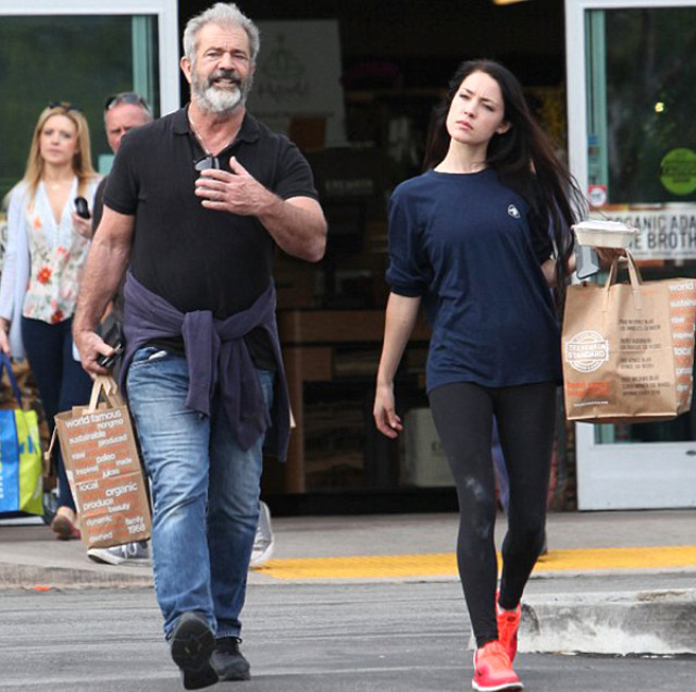 Mel Gibson, 26 yaş küçük sevgilisiyle görüntülendi - Resim : 1