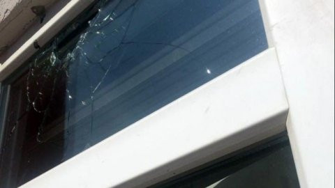CHP ilçe binasına silahlı saldırı! - Resim : 1