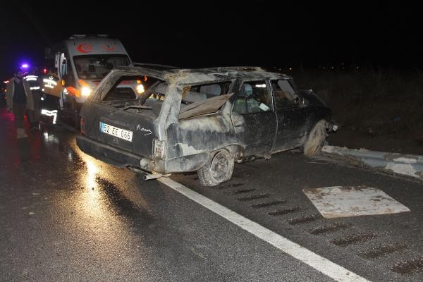 Takla atan araç karşı şeride geçti: 1 ölü - Resim : 1