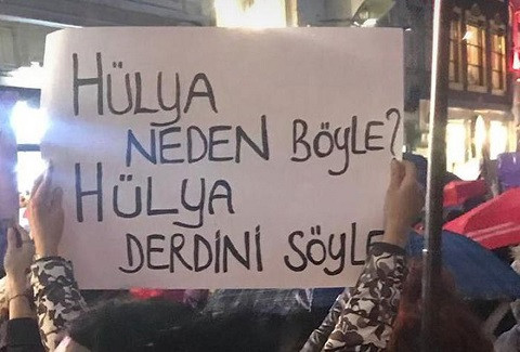 8 Mart yürüyüşünde Hülya Avşar göndermesi - Resim : 1