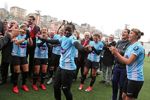 Ataşehir Belediyespor Pazar günü kupayı kaldıracak - Resim : 1