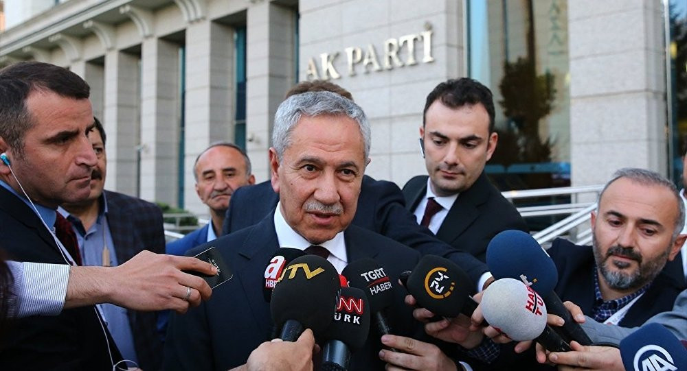 Arınç, 'Büro çalışanı bir kadını hamile bıraktı' iddiasına yanıt verdi