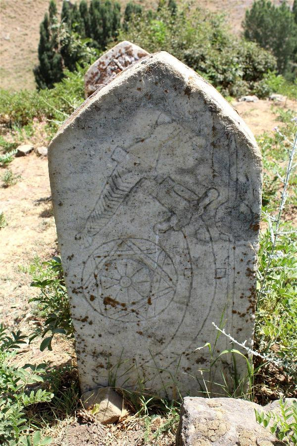 Osmanlı Dönemi'ne ait yeni mezar taşları bulundu - Resim : 1