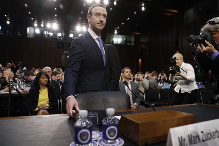 Zuckerberg, ABD Senatosu’nda ter döktü: Üzgünüm... - Resim : 1