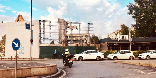 Atatürk Kültür Merkezi'nin yıkımında sona gelindi - Resim : 1