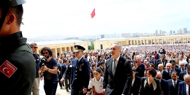 Türk Eğitim Derneği, 15 bin kişiyle Anıtkabir'de - Resim : 1