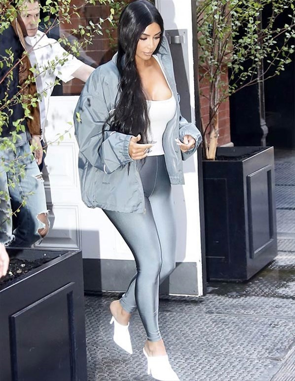 Kim Kardashian, yine kıyafetiyle olay yarattı - Resim : 1