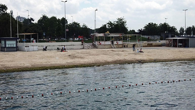 İstanbul'da plaj sezonu açıldı - Resim : 1