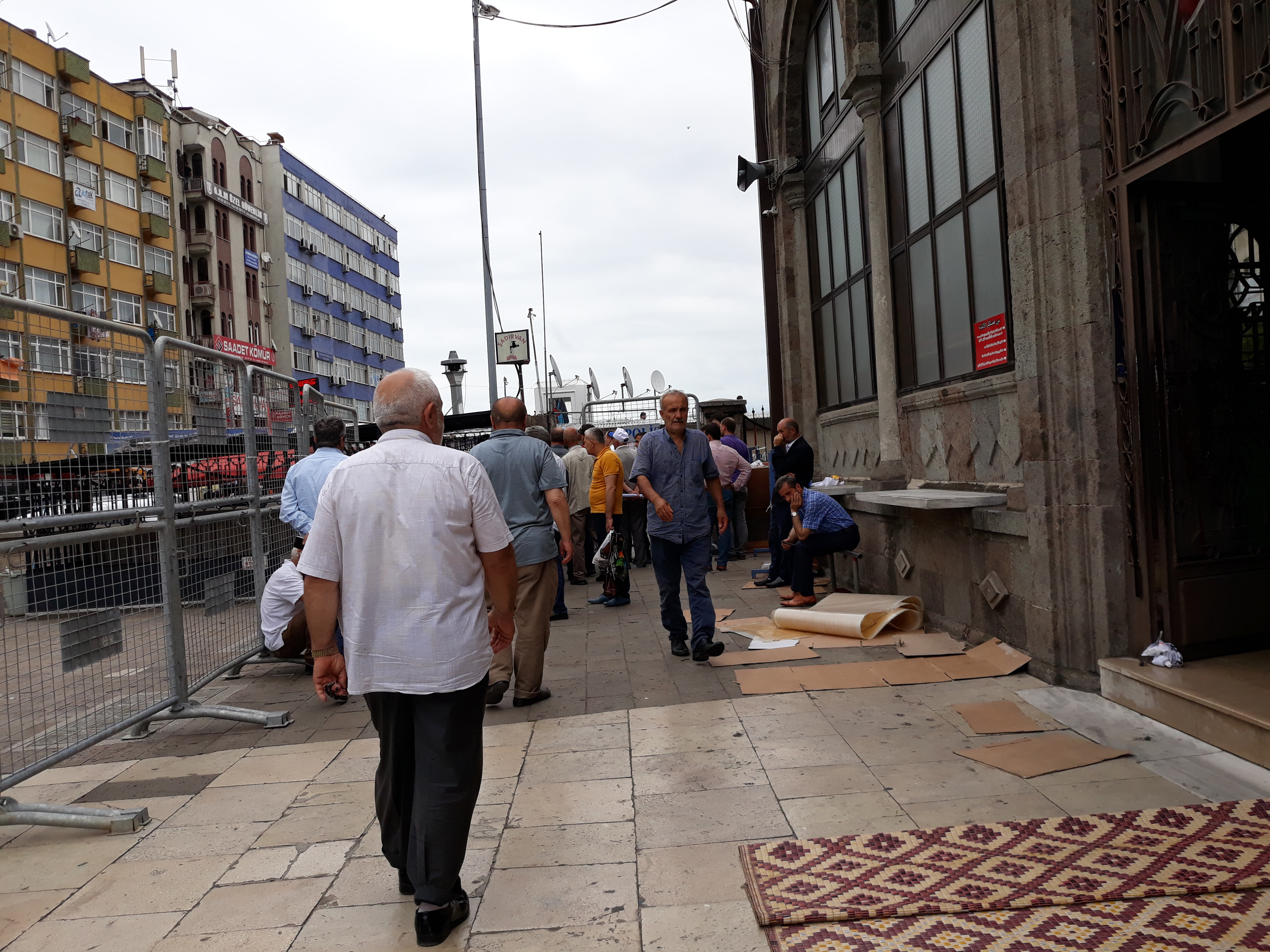 Erdoğan'ın Trabzon mitinginde 'cami' skandalı - Resim : 2