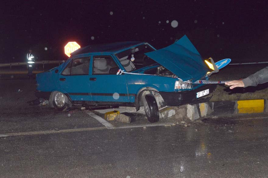 Kastamonu'da feci kaza: 6 ölü, 2 yaralı - Resim : 1