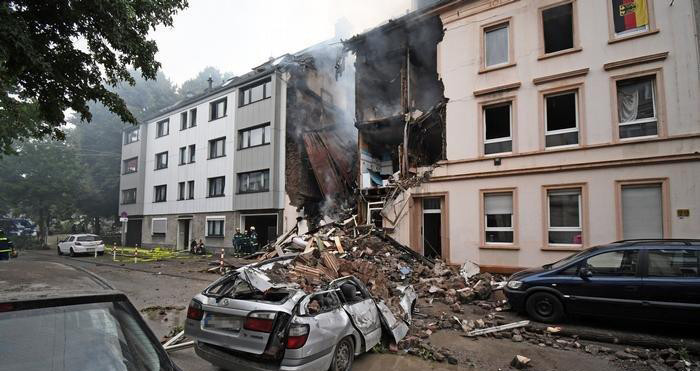 Almanya'da patlama: Çok sayıda yaralı var - Resim : 1