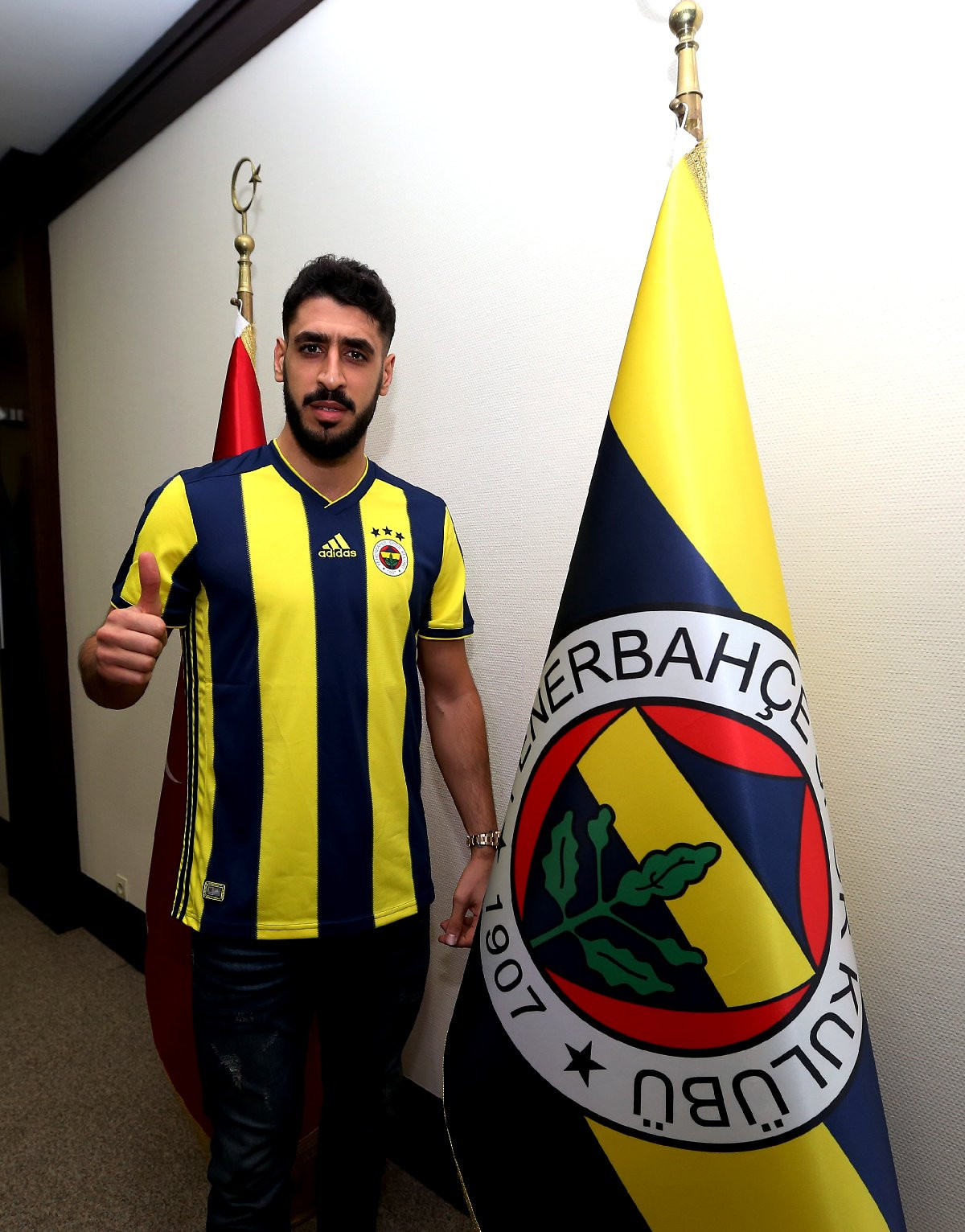 Galatasaray’dan ayrıldı, Fenerbahçe’ye imza attı - Resim : 1