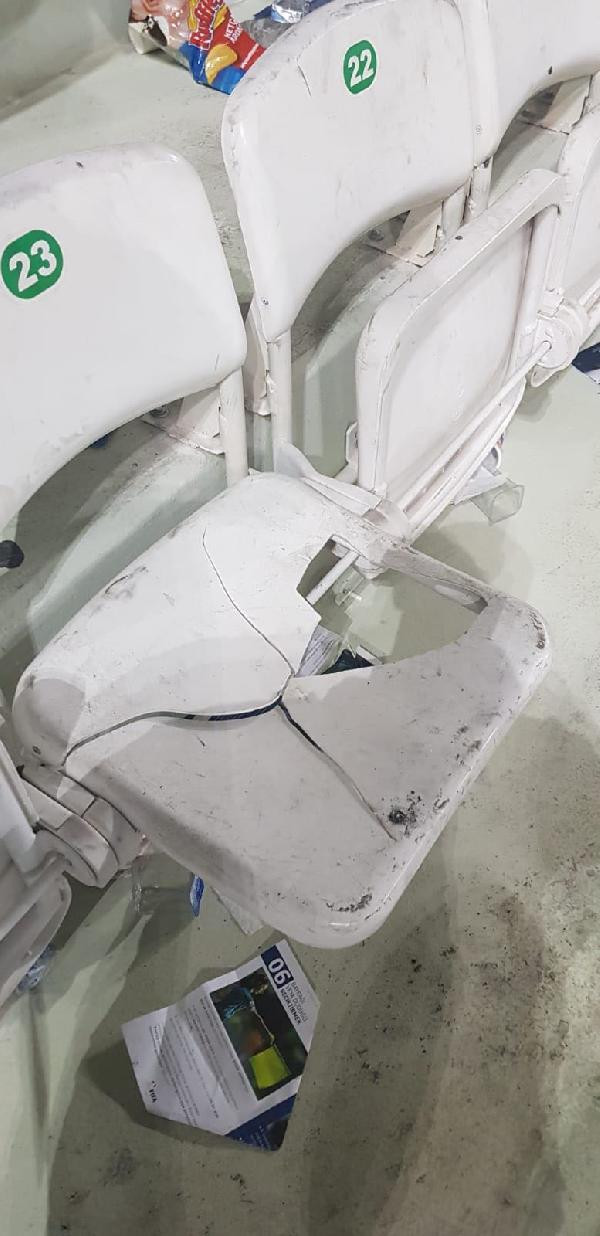 Konyaspor'dan kırılan koltuklarla ilgili açıklama - Resim : 1