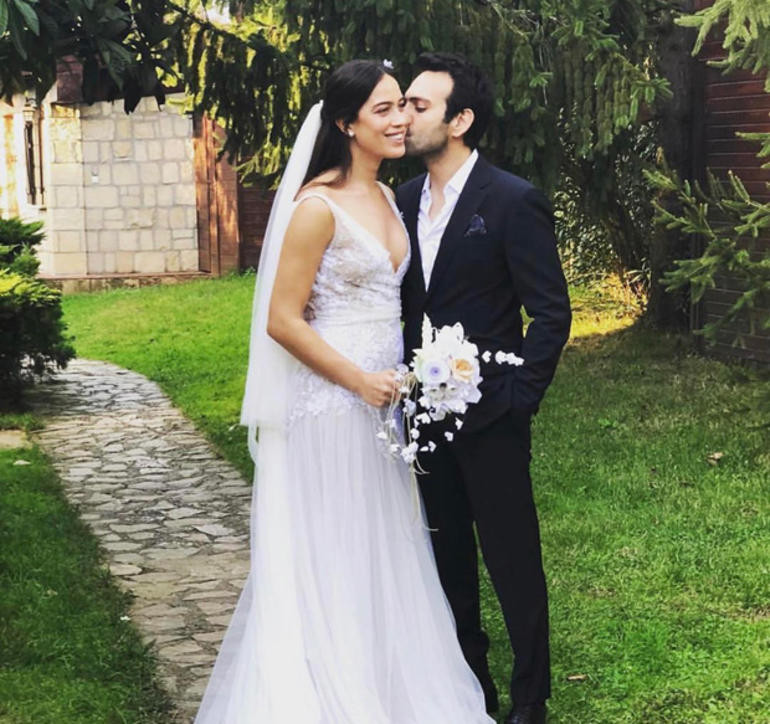 Ünlü oyuncu Buğra Gülsoy evlendi - Resim : 1