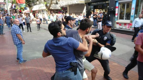 İsmail Devrim için toplanan gruba polis müdahalesi: 15 gözaltı - Resim : 2