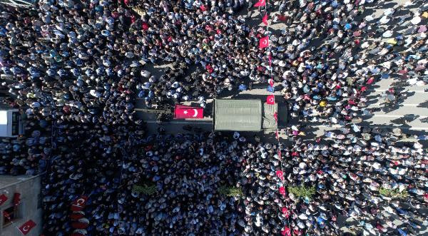 Şehit annesinden yürek yakan feryat... - Resim : 1