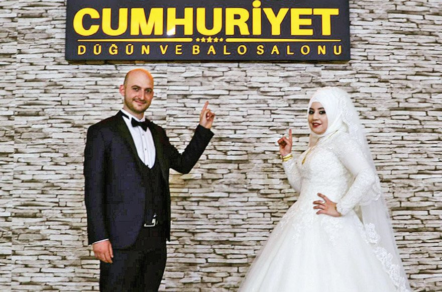 Üniversite, düğün salonu oldu - Resim : 3