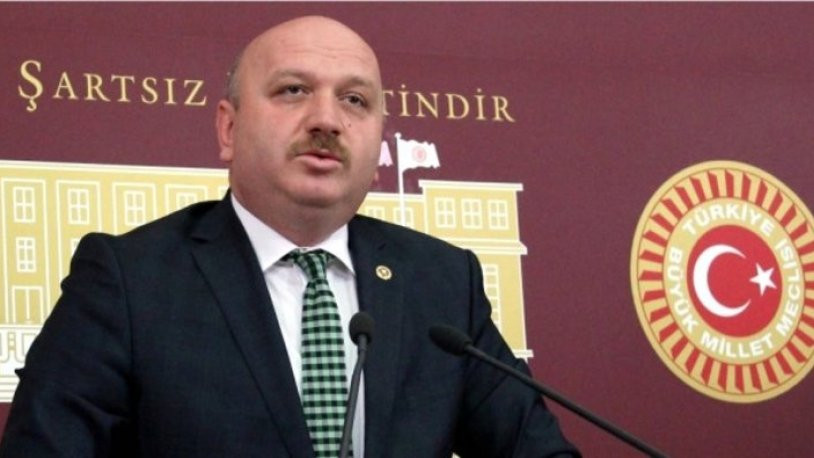Bir 'Yeliz' vakası daha: AKP'li vekil sahte hesabına geçmeyi unutup kendine yorum yaptı