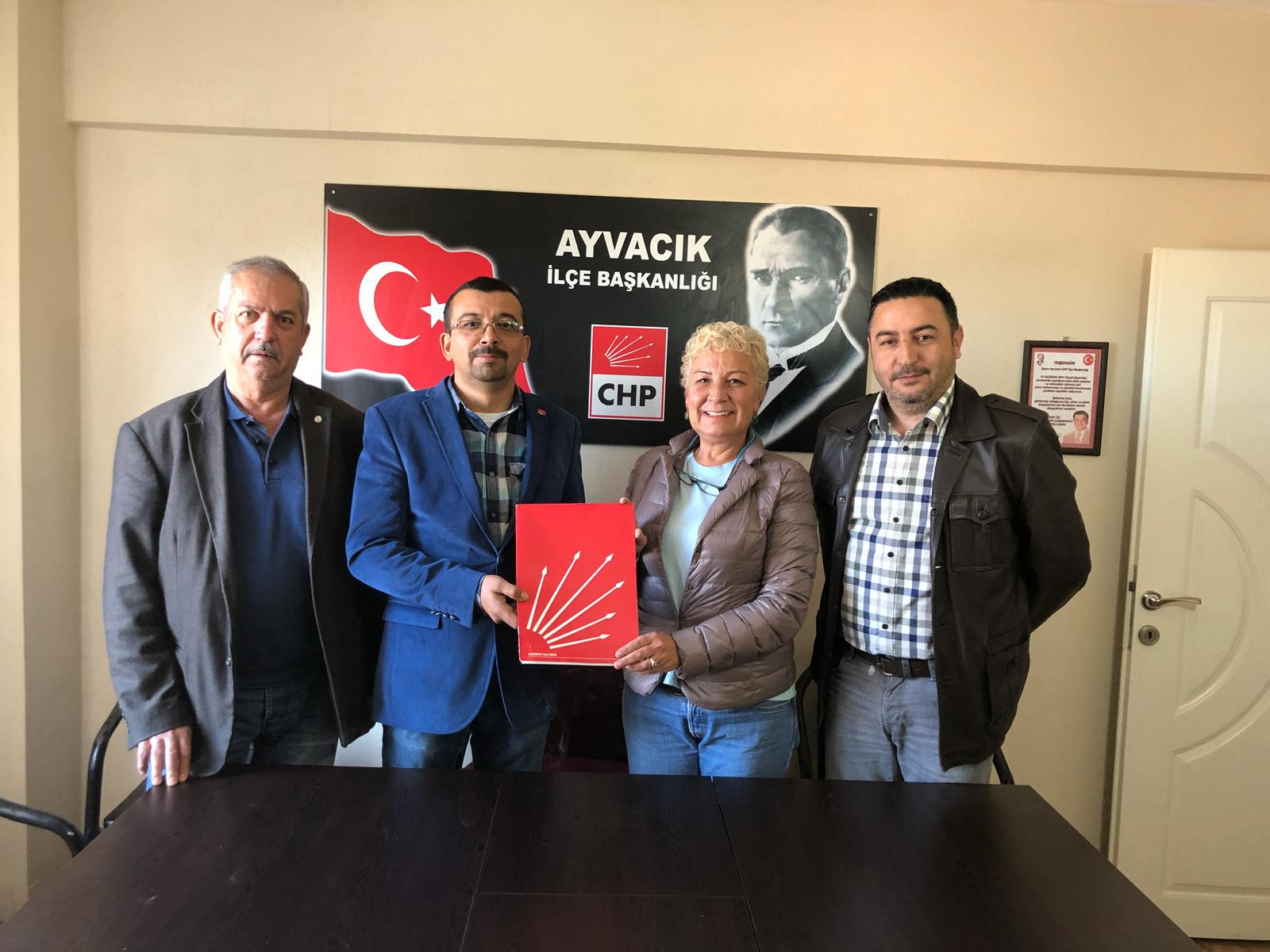 Betül İstanbullu Ayvacık'a aday oldu - Resim : 1