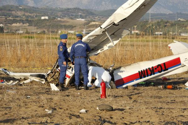 Antalya'da uçak düştü! - Resim : 2