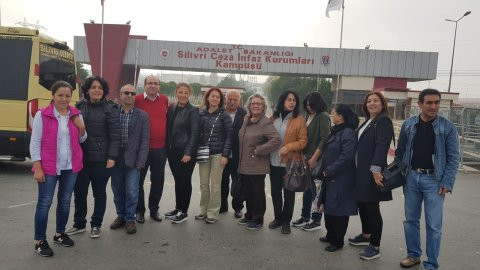 CHP'liler Eren Erdem'e destek için Silivri'ye aktı - Resim : 1