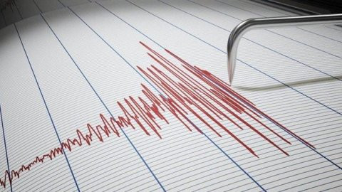 Marmara beşik gibi sallanıyor! 9 saatte 49 deprem