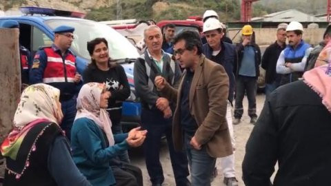 Ücretlerini alamayan işçilerin eylemi devam ediyor - Resim : 1