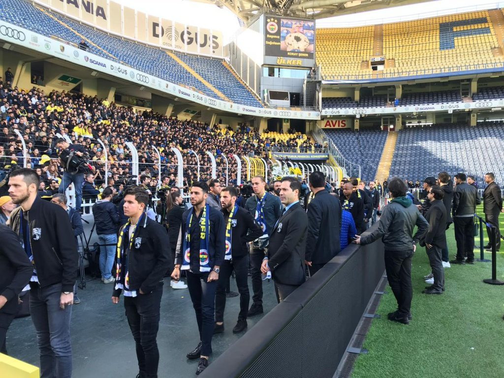 Fenerbahçeli Koray Şener son yolculuğuna uğurlandı - Resim : 6