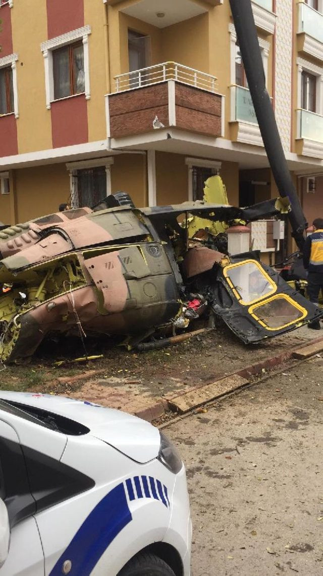 İstanbul'da askeri helikopter düştü! 4 asker şehit - Resim : 2