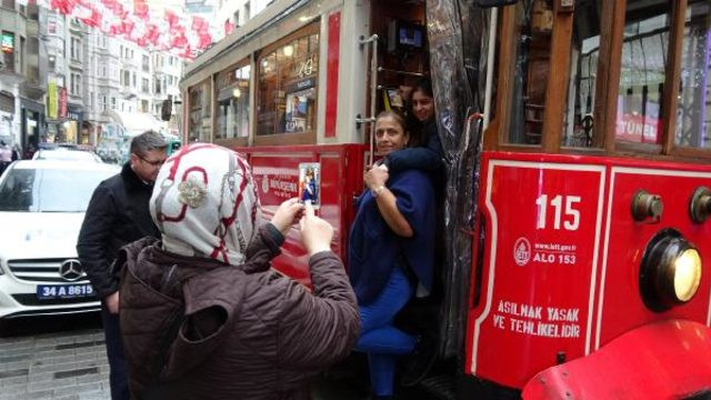 İstiklal Caddesi'nde hareketlilik! Bir garip olay - Resim : 2