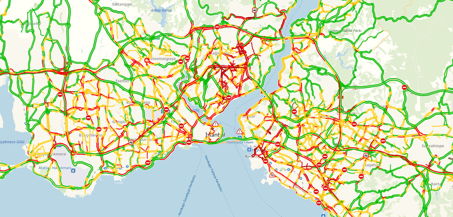 İstanbul'da yağış çilesi... Trafik kilitlendi - Resim : 1