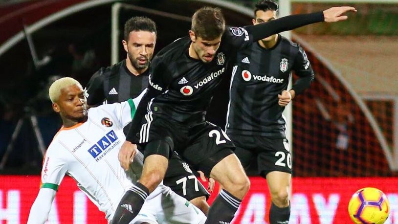 Beşiktaş Alanyaspor'a takıldı