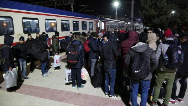 İstanbul treninde, 40 'kaçak' yakalandı - Resim : 1