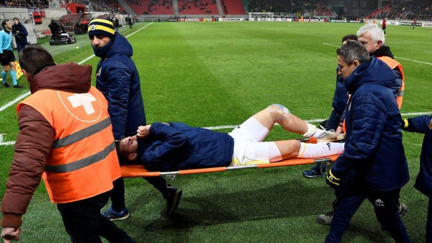 Fenerbahçeli futbolcu ameliyat edildi! - Resim : 1