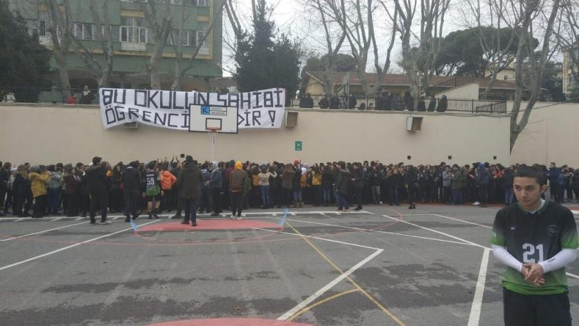 Kadıköy Anadolu Lisesi ayakta - Resim : 2