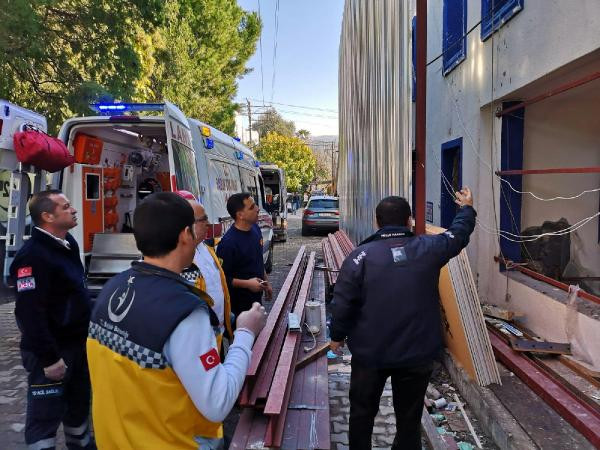 Bodrum'da tadilat yapılan binada çökme: 5 işçi yaralı - Resim : 1