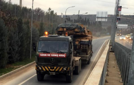 Suriye sınırına askeri sevkiyat sürüyor - Resim : 1