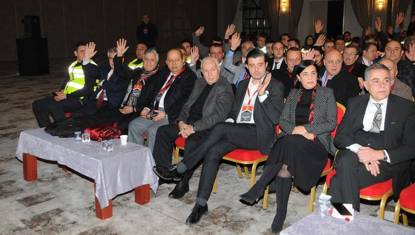 Eskişehirspor'da kongre gerginliği! Yine ertelendi - Resim : 1