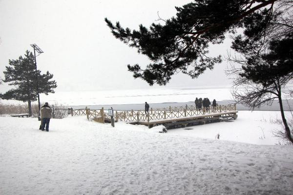 Karla kaplı Abant'a ziyaretçi akını - Resim : 1