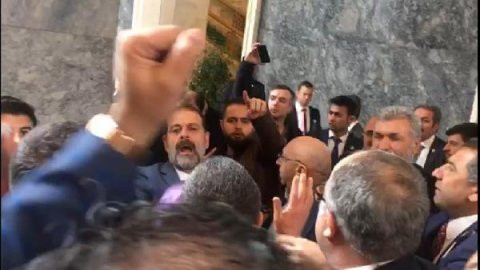 Meclis'te gergin anlar: AKP'li vekilden HDP'li vekillere saldırı - Resim : 1