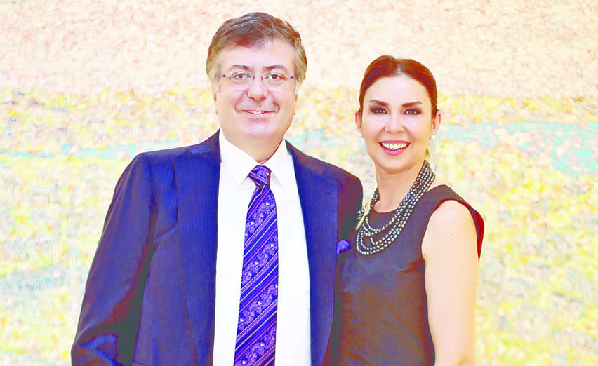 Kendisi CHP’den, kocası AKP'den başkanlığa talip oldu - Resim : 1
