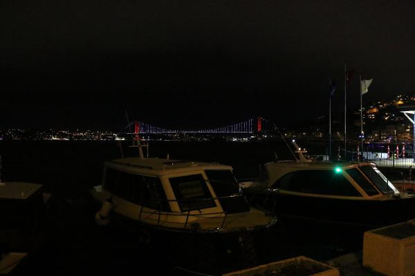 İstanbul'da fırtına! Boğaz gemi trafiğine kapatıldı - Resim : 1