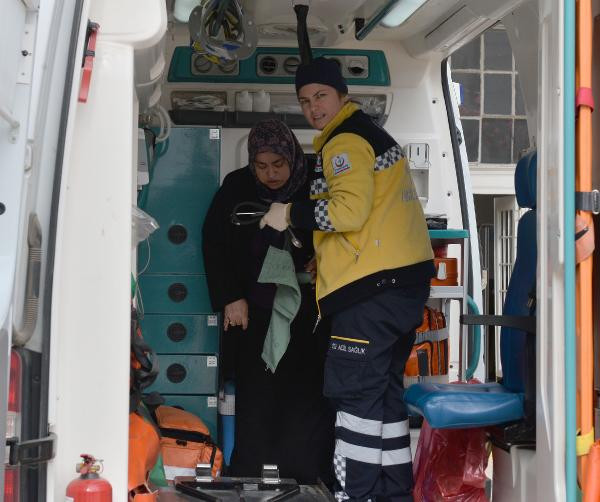 Adana Garı'nda sarı çizgiyi geçen kadına tren çarptı - Resim : 1