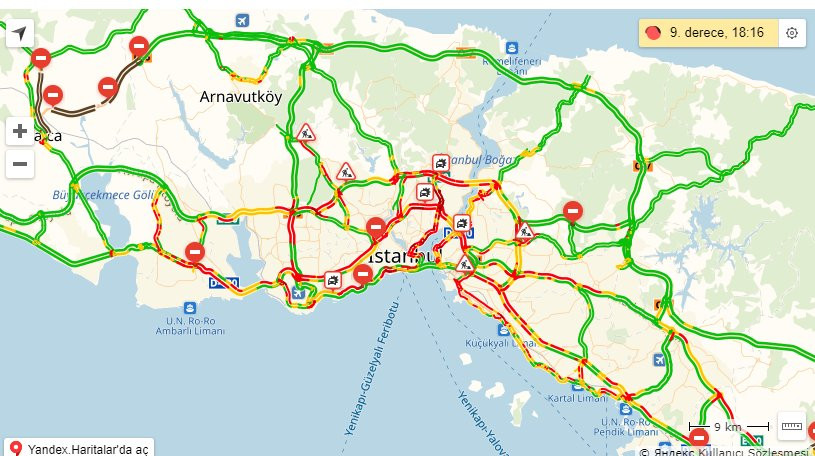 İstanbul'da akşam saatlerinde trafik felç oldu - Resim : 1