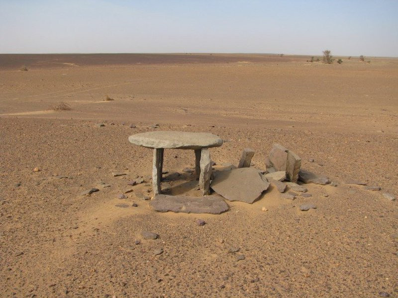 Sahra Çölü’nde yüzlerce gizemli taş yapı keşfedildi - Resim : 1