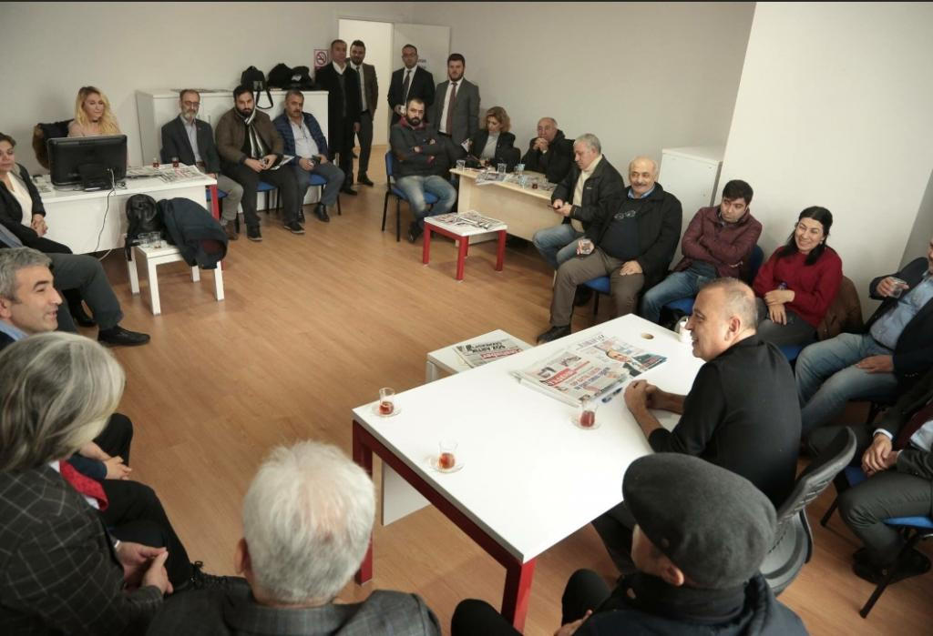CHP'li Battal İlgezdi yerel basınla buluştu - Resim : 1