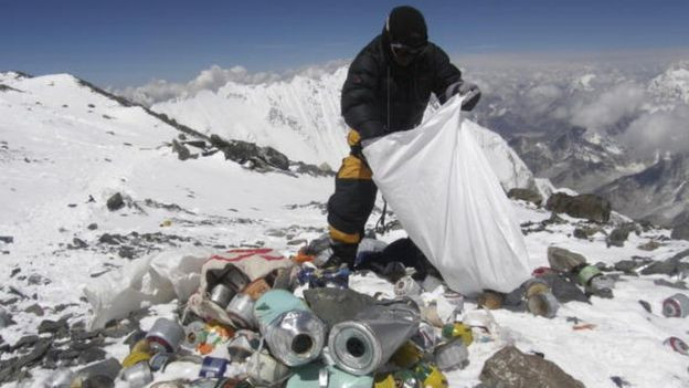 Çin, Everest'teki kampı kapattı - Resim : 1